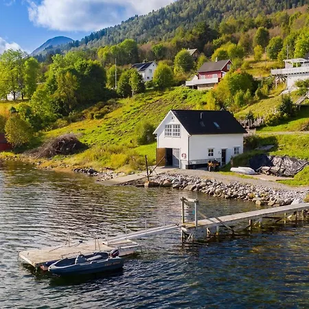 2 Bedroom Amazing In Vestnes