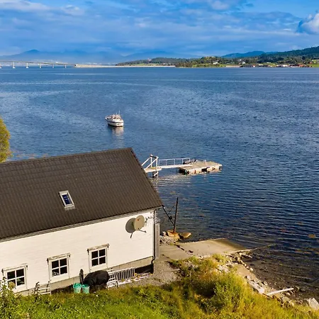 2 Bedroom Stunning In Vestnes