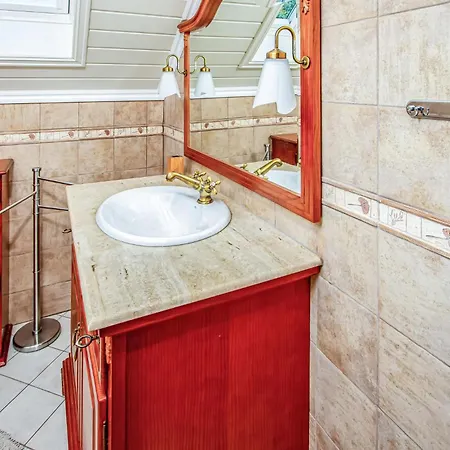 2 Bedroom Stunning In Vestnes