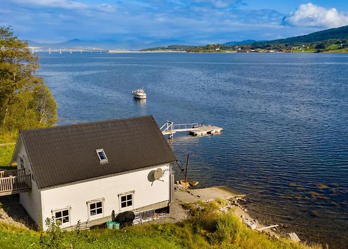 2 Bedroom Amazing In Vestnes
